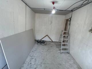 Четырехкомнатная Чешка (переделанная в 2 ком. +кухня-студия) 2 этаж