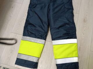 Теплые на змейке спереди, разм. 52 рост 175.