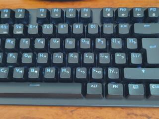 Продам механическую клавиатуру Genesis Thor 300 TKL