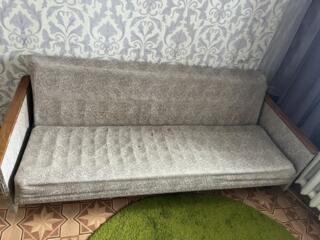 Продам диван-книжка.