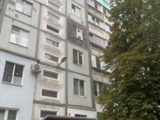 Продам трёхкомнатную квартиру. Балка р-он самолёта