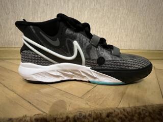 Продам кроссовки Nike 38,5