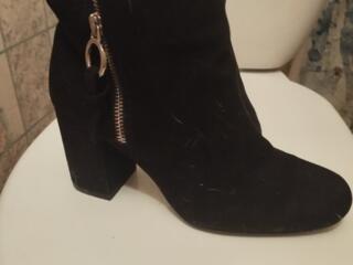 Продам замшевые полусапожки