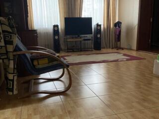 Продаж будинку в Корабельному районі з меблями і технікою