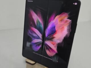 Samsung Galaxy Z Fold 3