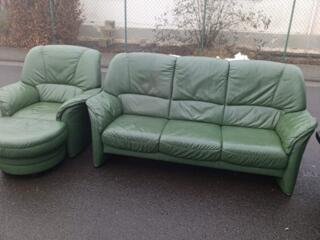 Кожаный диван