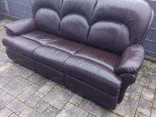 Кожаный диван