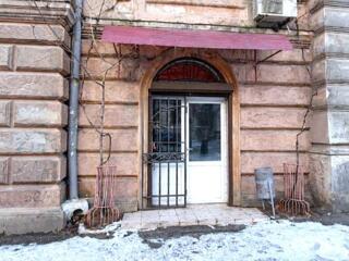 Пастера/Торговая: сдам небольшое помещение под офис/магазин в центре!