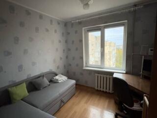 Продається трикімнатна квартира в місті Південне. Квартира з ...