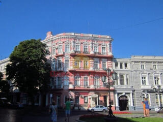 Продам 4 комн. квартиру  в самом центре Одессы Екатерининская площадь