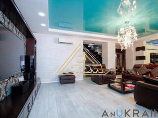 Продам  двухуровневый пентхаус в новом доме на Палубной