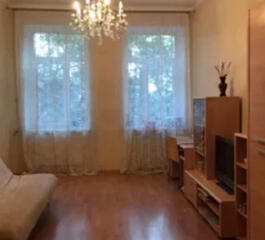 Трехкомнатная квартира на Черемушках, улица Бреуса