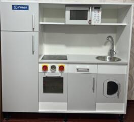 Детская кухня с подсветкой