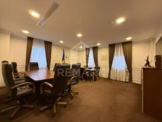 Chirie spațiu pentru birouri de 1200 mp. în clădire nouă în centrul ..