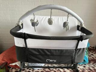 Приставная кроватка - люлька на колёсиках в отличном состоянии