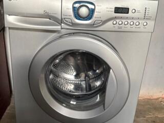 Стиральная машина в хорошем состоянии