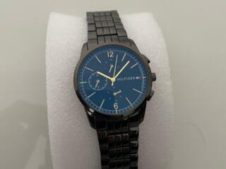 Продается часы Tommy Hilfiger из металла подойдут как подарок 500руб