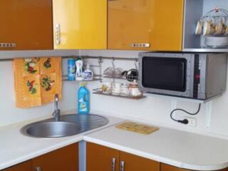 Продается 2 комнатная просторная квартира на Слободке. В квартире ...