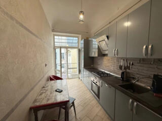 Продам 3-х комнатную квартиру в центре города