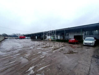 Se dă în chirie bază industrială/de depozitare cu suprafața totală ...