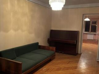 3 кк 1/5 с балконом 61/43/6 ЮТЗ /Чайковского/ паркет, газ. кол, сч, подвал