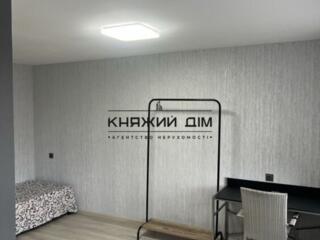 Продаж 1 кім. квартири студії після капітального ремонту по вул. ...