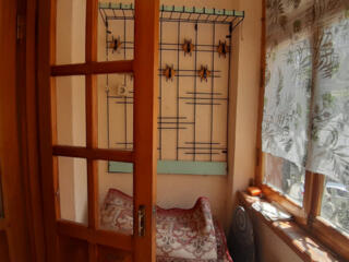 Продам одну комнату в 4-х комнатной квартире