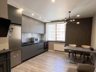 Продам двузкомнатную квартиру на Таирова в новом доме.