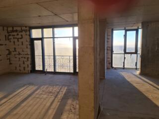 Продам просторную  3 х комнатную квартиру  в ЖК Лимнос на ...