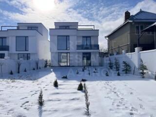 Vânzare, Hi-Tech, 2 nivele, 4 camere, strada Nucarilor, Cricova