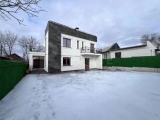 Vânzare, Hi-Tech, 2 nivele, 4 camere, strada Andrei Kolosov, Cricova