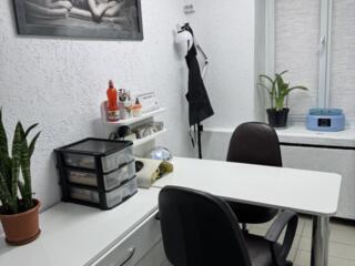 Мастер маникюра