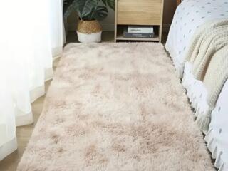 Ковры 120//160 новые 300 руб.