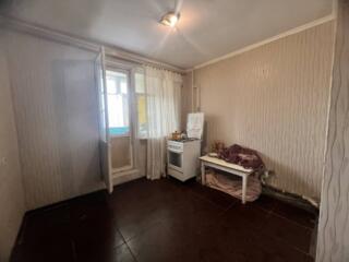 Срочно в продаже большая однокомнатная квартира в Приморском районе. .