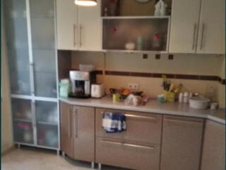 Продаётся чешка 5ти ком. перепланированная в 4х на Днепродороге.