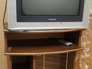 Продам телевизор и декодер