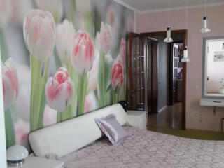 Сдается на Кировский 3-х кв. на длительный срок, автономное отопление.