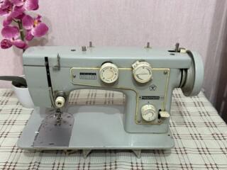 Продам рабочую швейную машинку Подольск 142