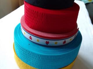 Продаю. Резинка швейная цветная. Цена= 170 руб(За все рулоны). Вайбер.