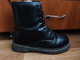 Продам зимние ботинки 41 размера