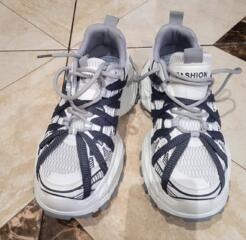 Новые кроссовки (стелька 25.5см)