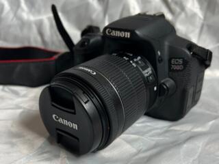 Фотоаппарат Canon EOS 700d с объективом 18-55 мм stm