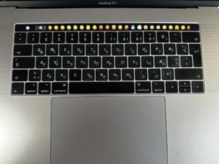MacBook (макбук) Pro 15 i7 с тачбаром (touchbar)