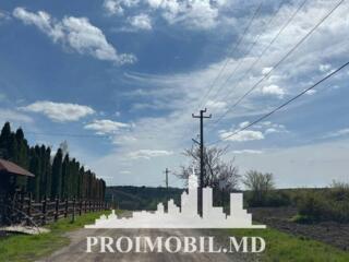 Spre vânzare se oferă teren pentru construcții, situat în Colonița. ..