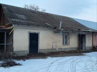 Продается помещение под бизнес в самом начале с. Чобручи