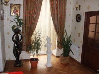 Красивая квартира на Европейской площади.