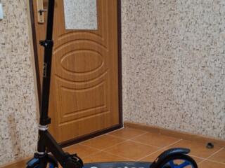 Продам самокат двухколесный Scooter 109C, б/у.