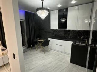 Продам евродвушку 43.3 кв. м., 11/25, новый дом, жк 63-я Жемчужина.