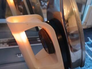 1). УТЮГ-НАШ недорого; 2)утюг немецкий: Schtaiger SHG-1256 новый