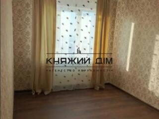 Продаж 2-кімнатної квартири з новим ремонтом у новобудові біля метро .